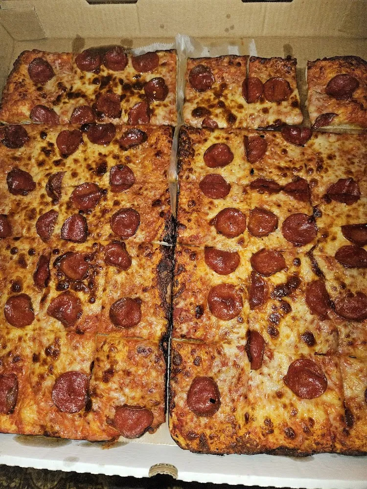 Extra Large Pepperoni Pizza